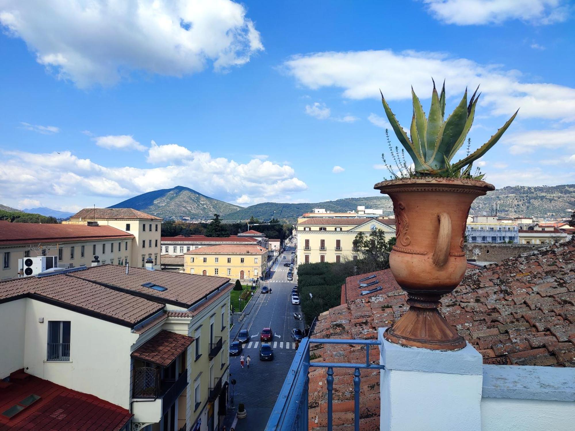 Terrazza Reale - Suite 2 Caserta Eksteriør billede